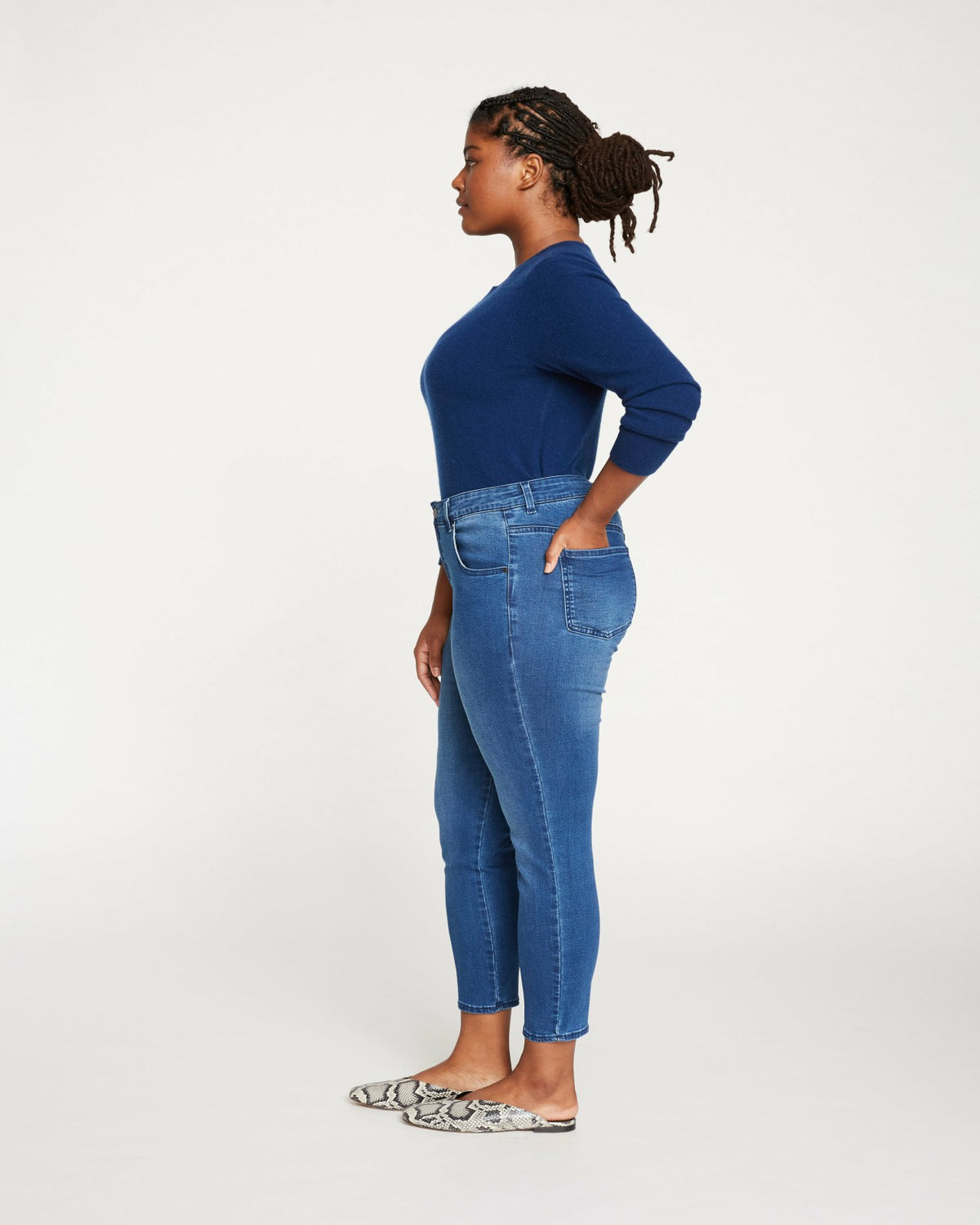 Seine Mid Rise Skinny Jeans 27 Inch - True Blue | Universal Standard