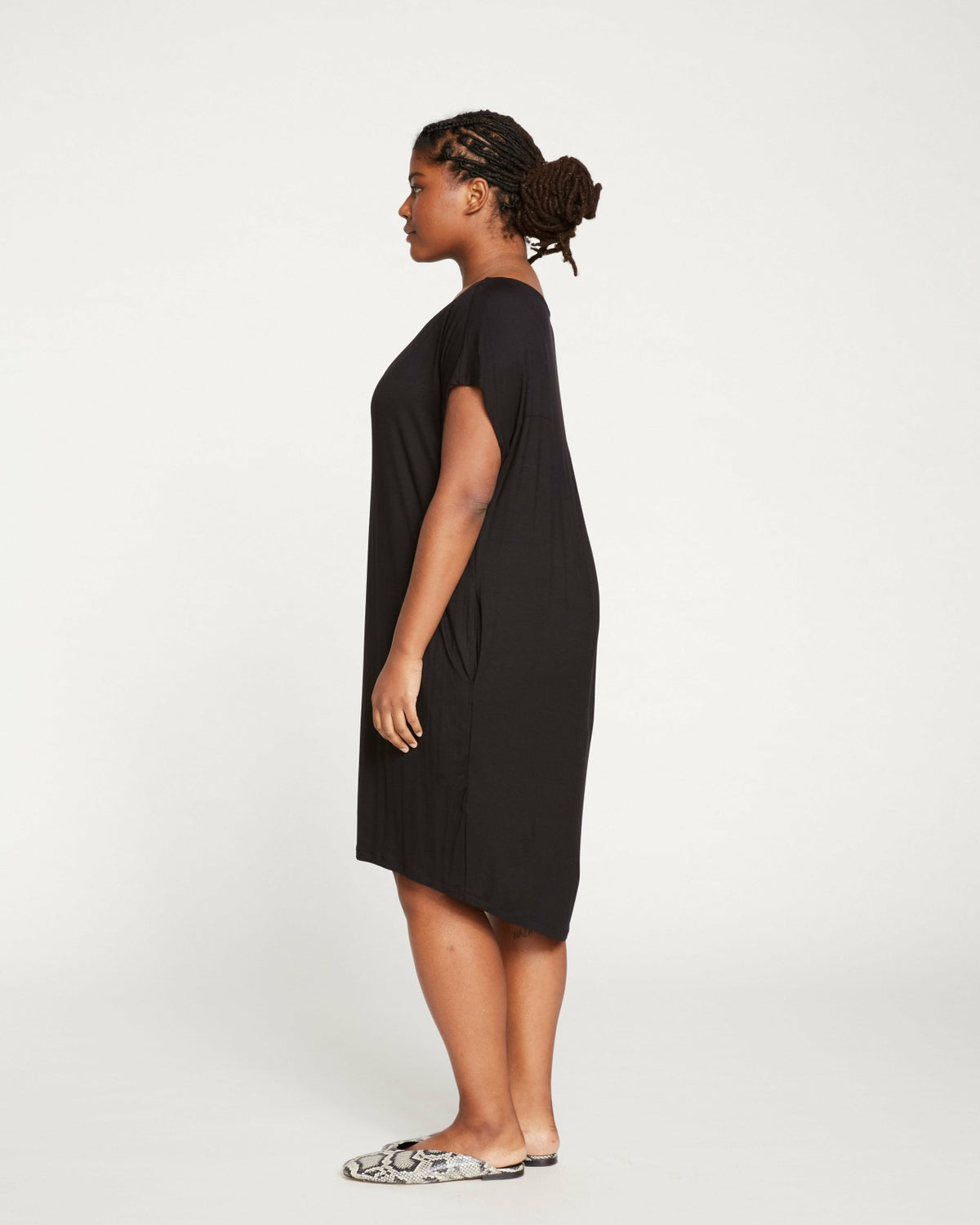 Helen Liquid Jersey Shift Dress - Black | Universal Standard