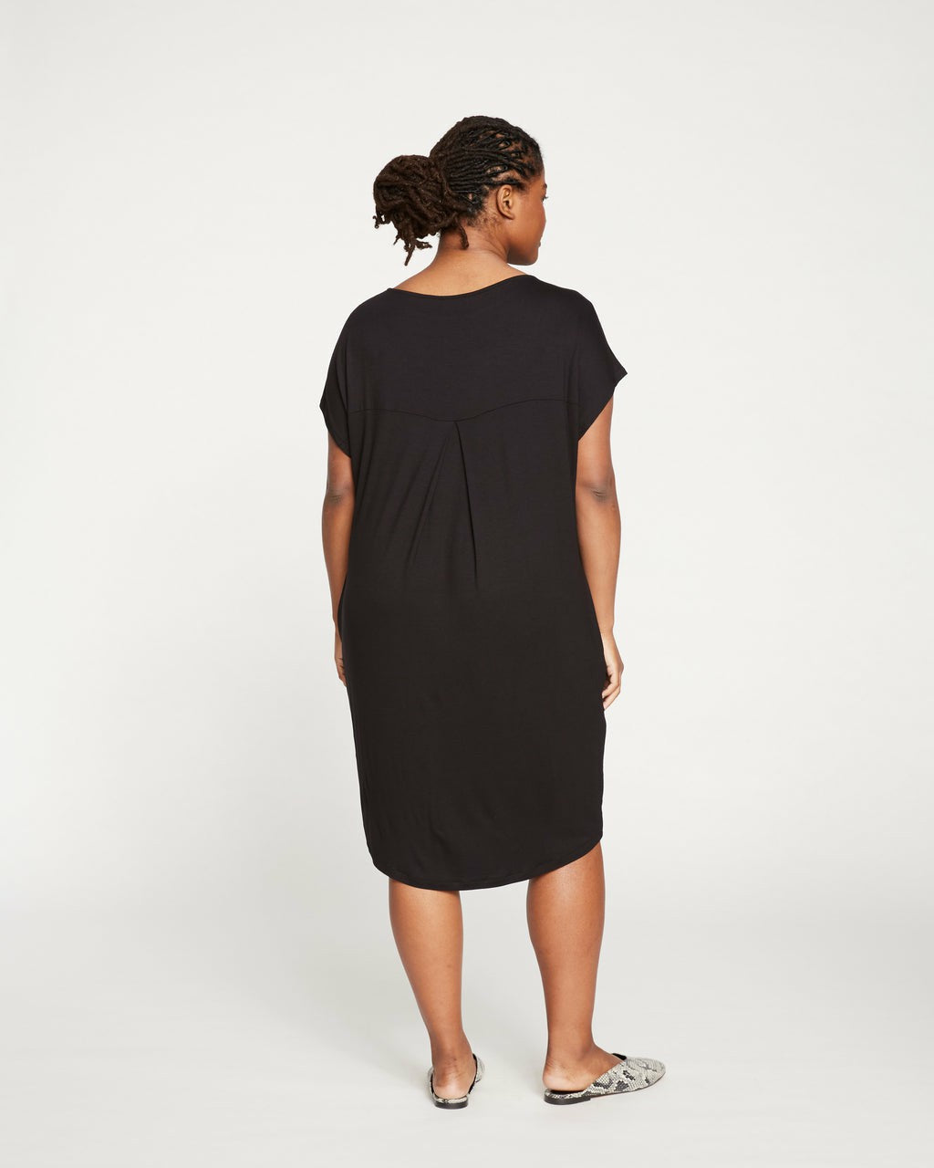 Helen Liquid Jersey Shift Dress - Black | Universal Standard