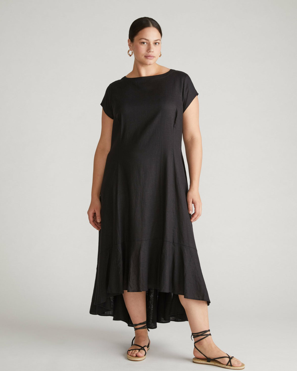 Sunset Linen Blend Flounce Dress - Black | Universal Standard