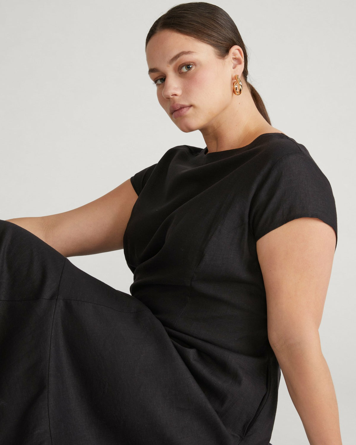 Sunset Linen Blend Flounce Dress - Black | Universal Standard