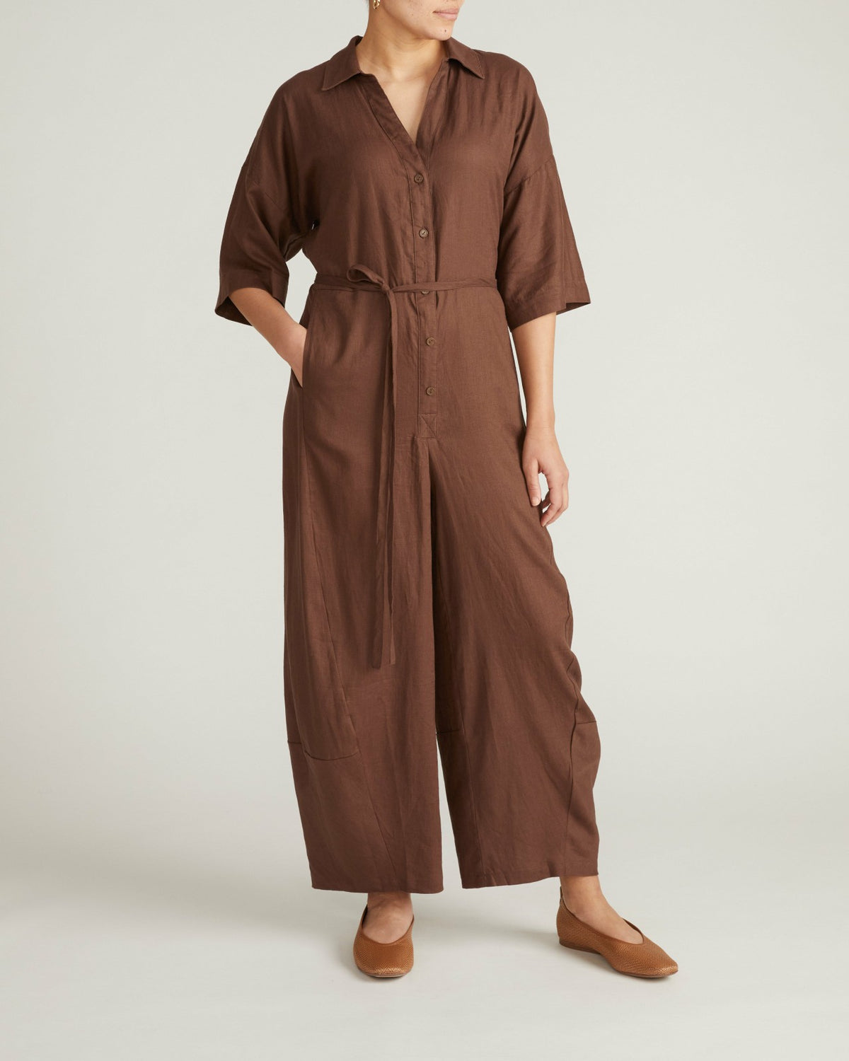 Maggie Barrel Leg Linen Blend Jumpsuit - Peppercorn | Universal Standard