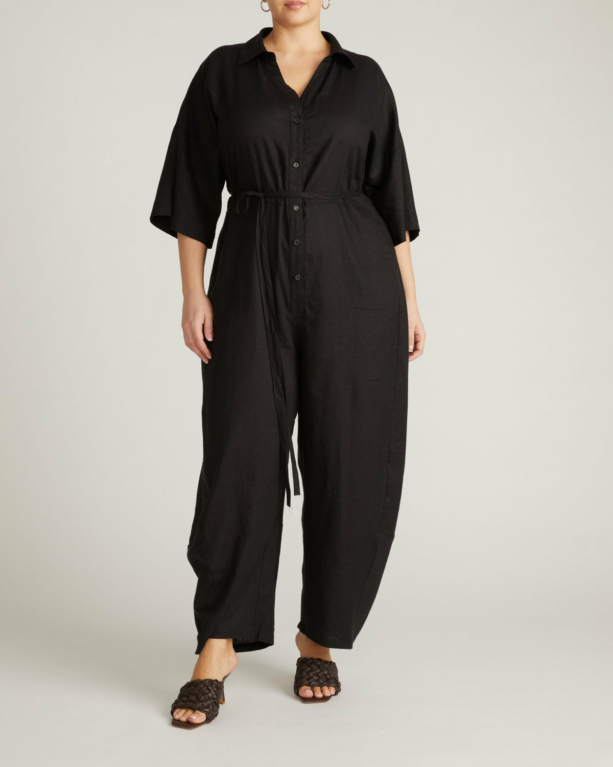Maggie Barrel Leg Linen Blend Jumpsuit - Black | Universal Standard