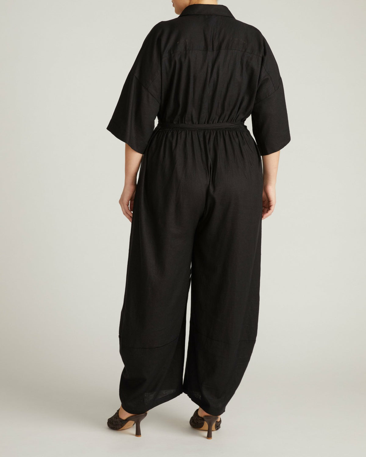 Maggie Barrel Leg Linen Blend Jumpsuit - Black | Universal Standard