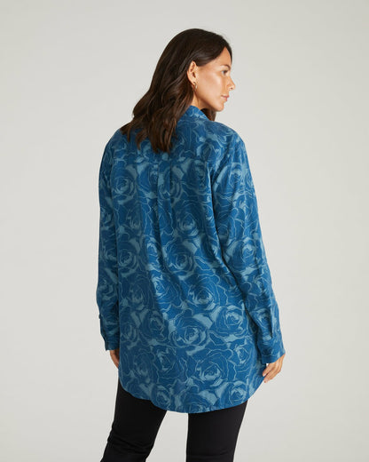 Cooling Stretch Cupro Artist Shirt - Rose Print in Deep Teal | Universal Standard