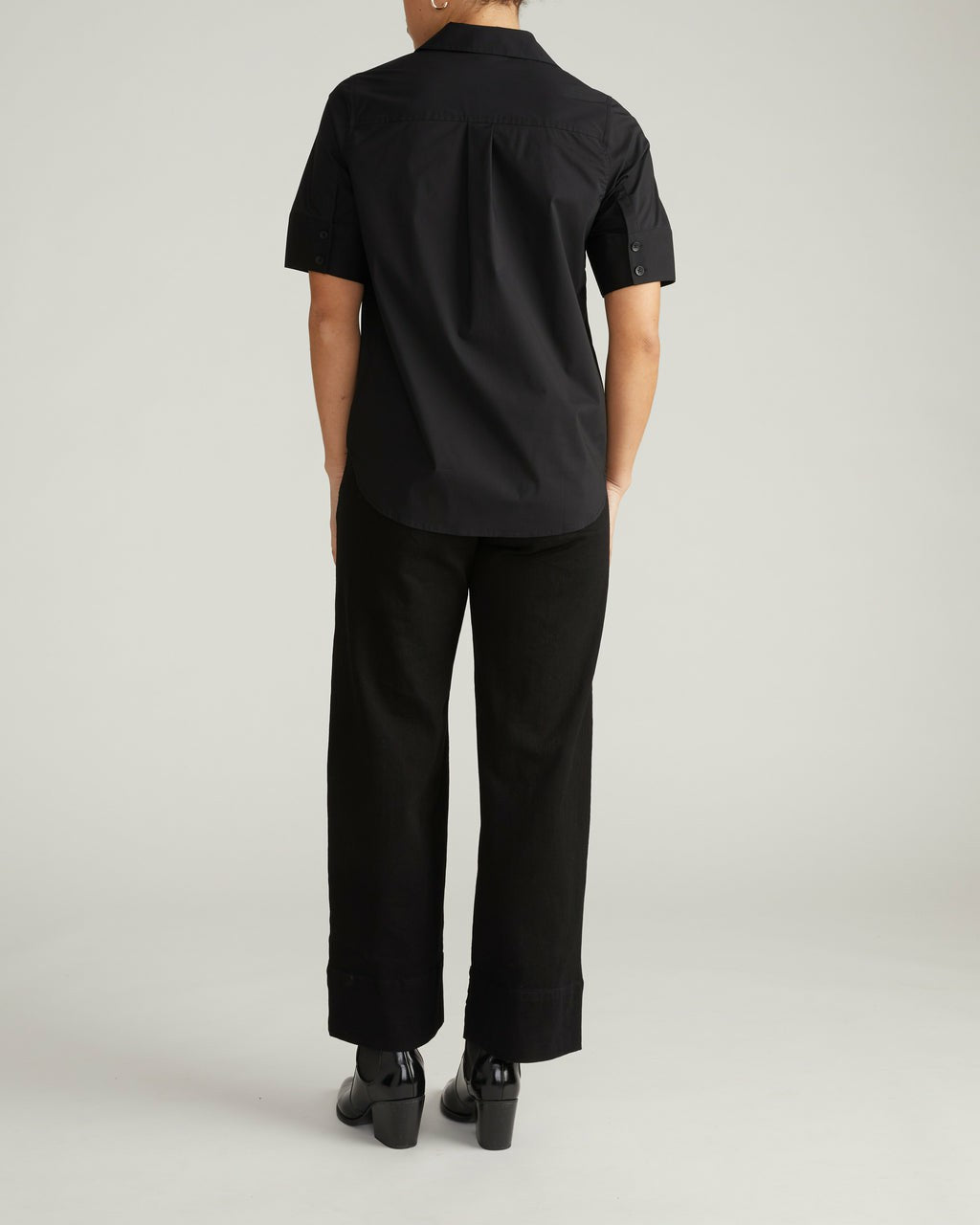 Elbe Stretch Poplin Short Sleeve Shirt - Black | Universal Standard
