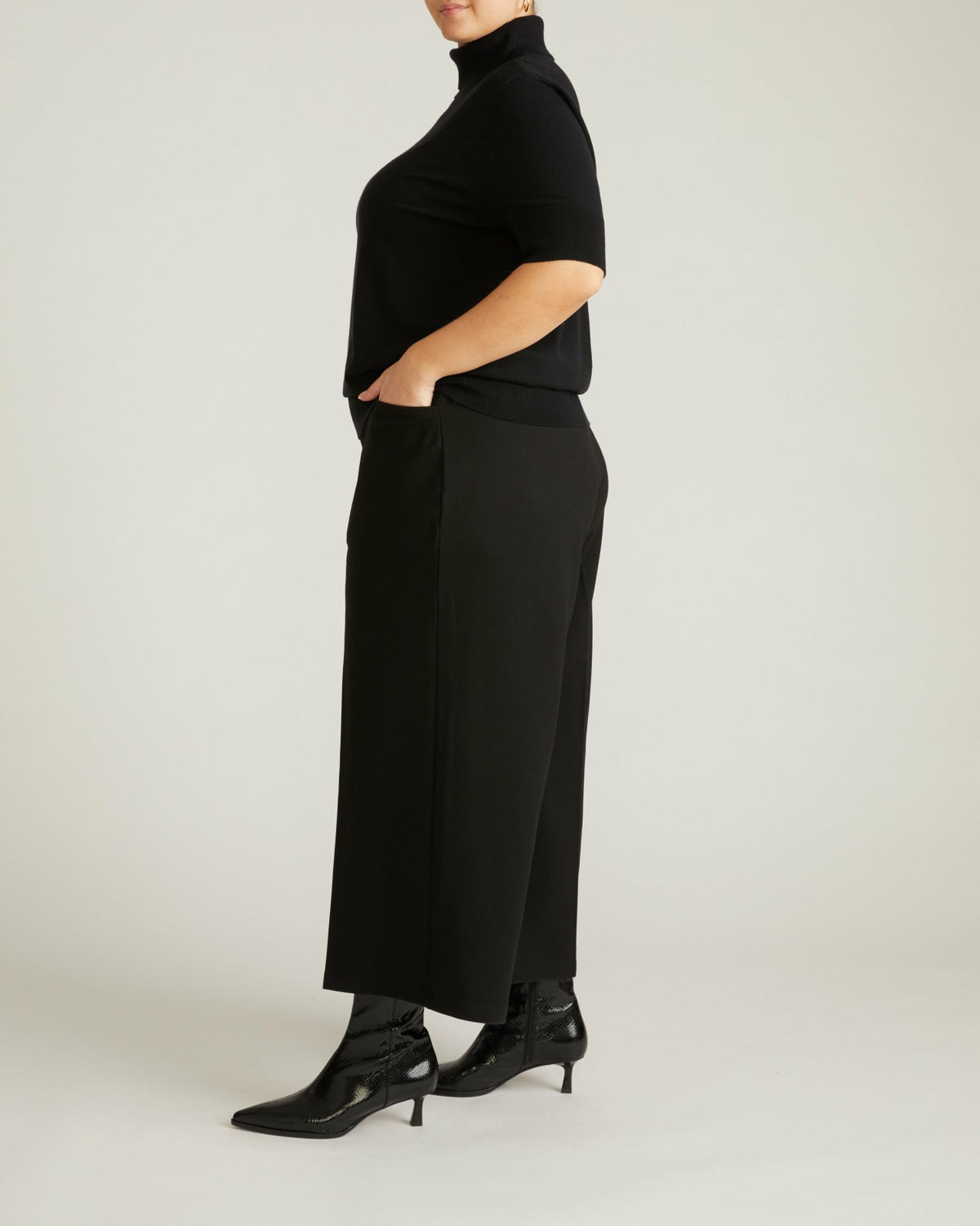 Savvy Fine Knit Turtleneck Sweater Top - Black | Universal Standard