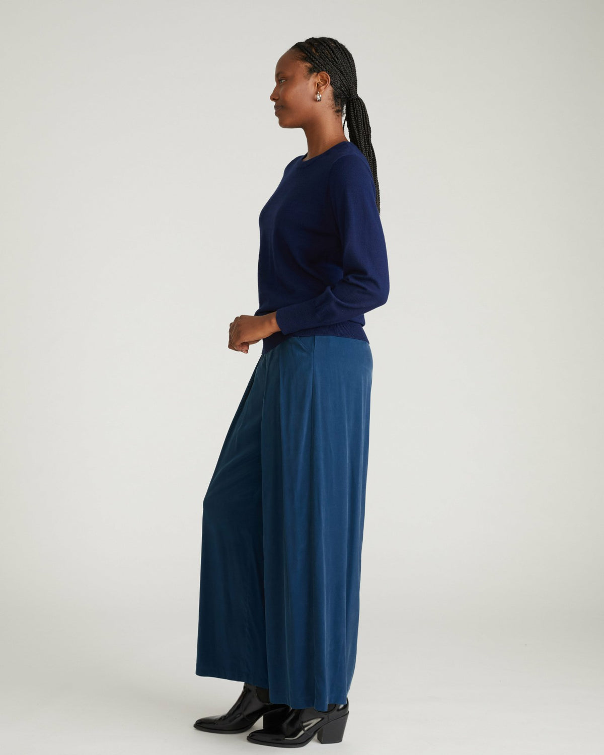 Savvy Fine Knit Crew Sweater - Midnight | Universal Standard