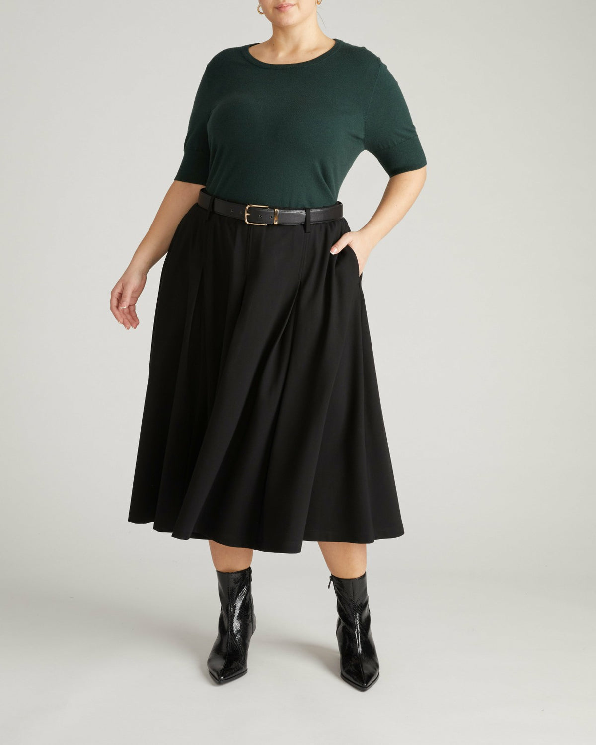 Aleya Pleated Ponte Skirt - Black | Universal Standard