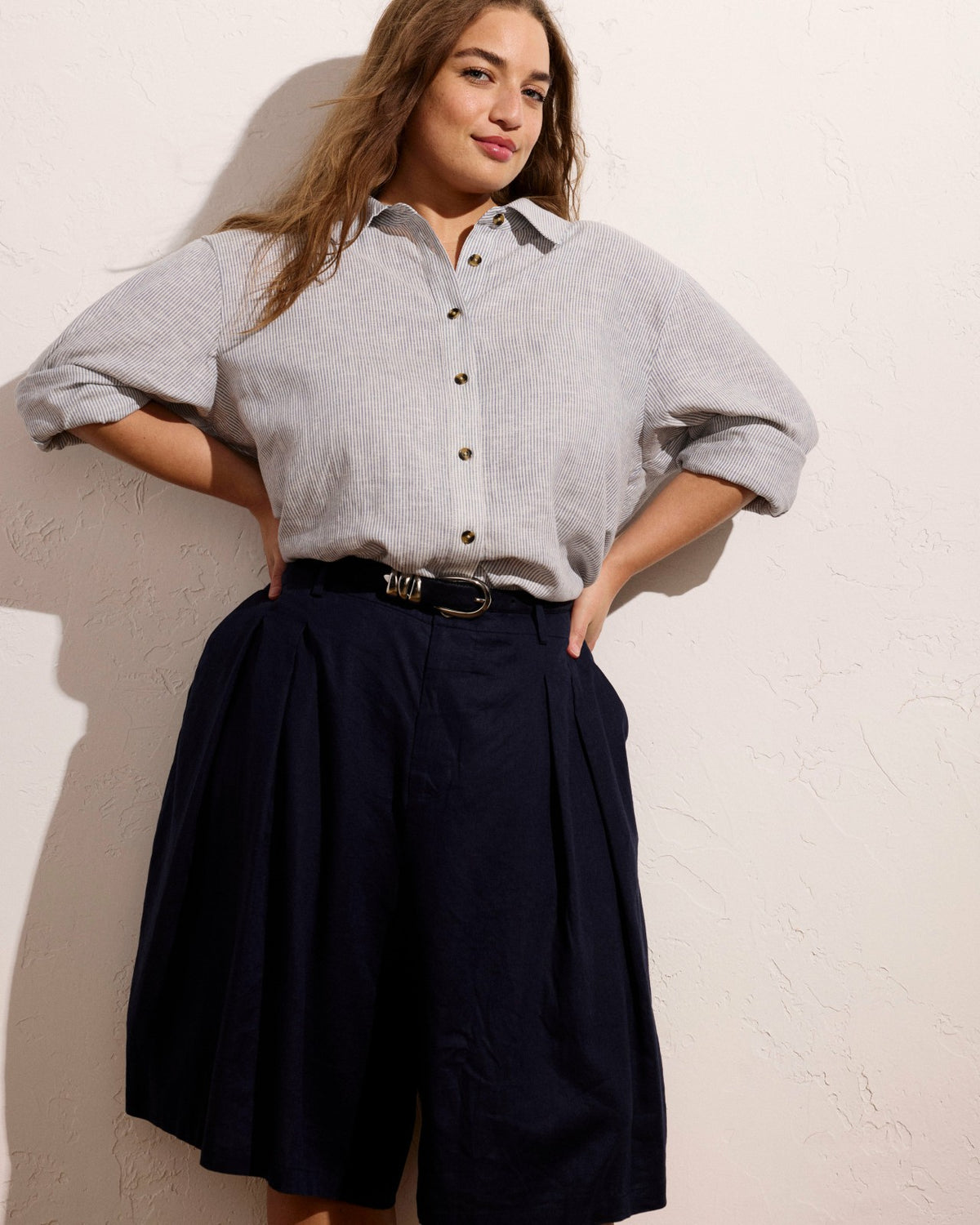 Seaport Tailored Linen Blend Short - Navy | Universal Standard