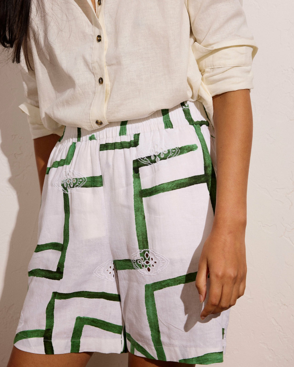 Juniper Linen Blend Easy Pull-On Shorts - Green Paint Print | Universal Standard