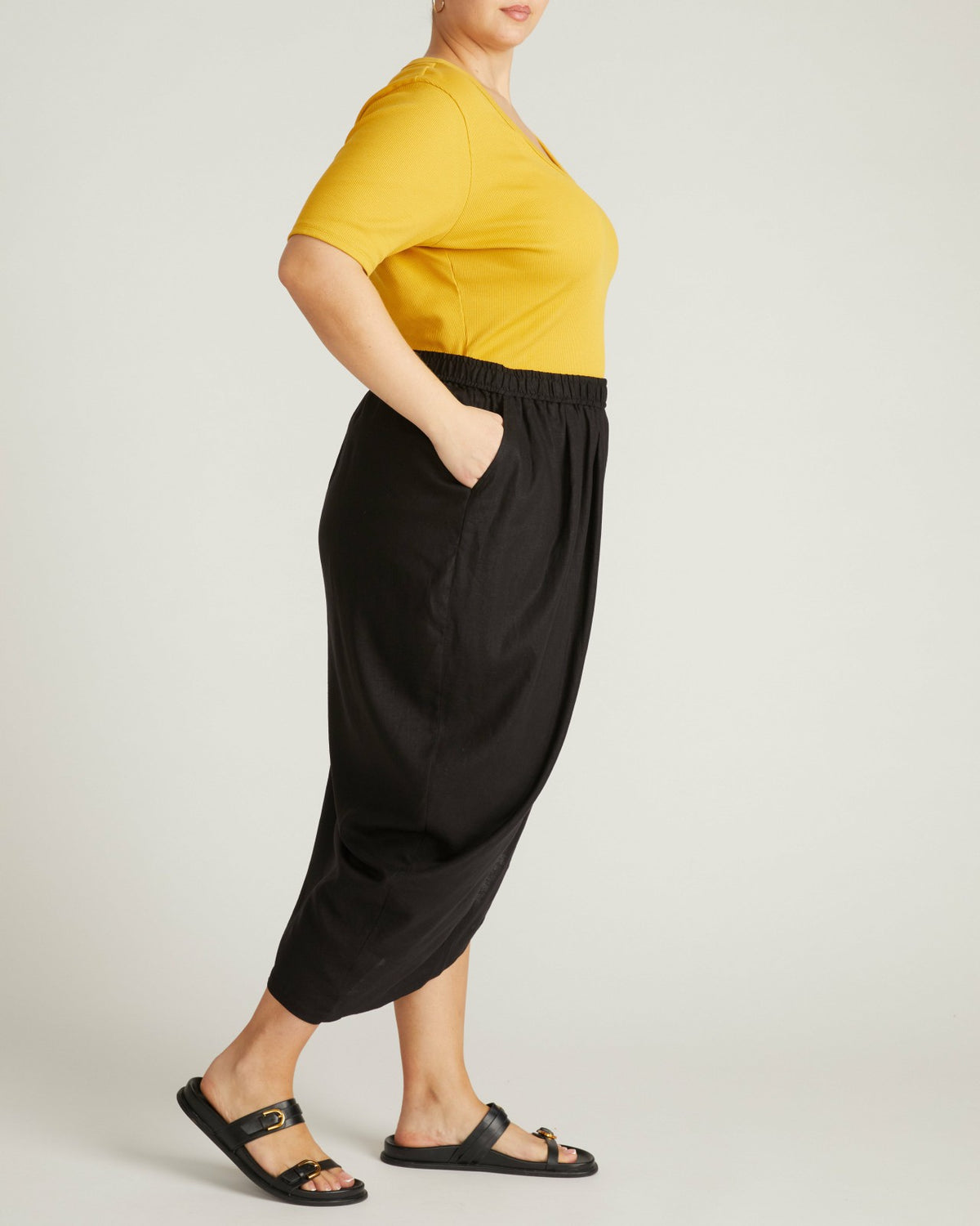 Geneva Linen Blend Skirt - Black | Universal Standard