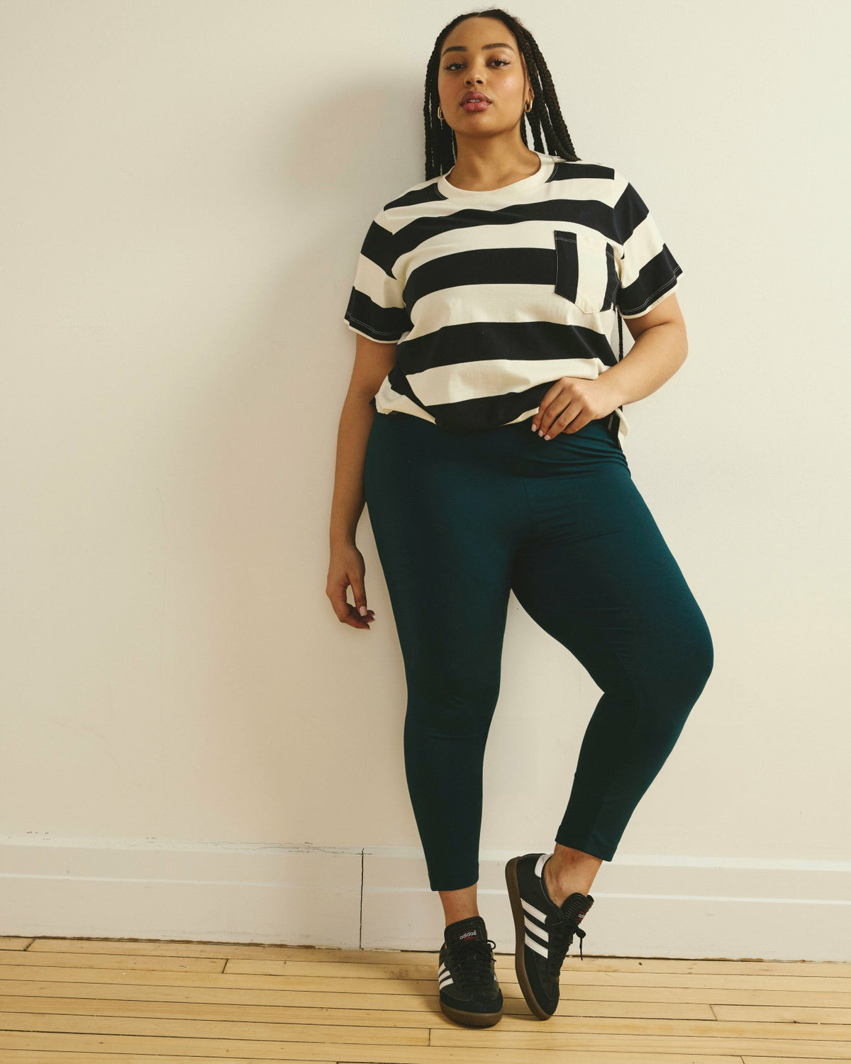 Roya Cropped Leggings 23 Inch - Deep Sea | Universal Standard