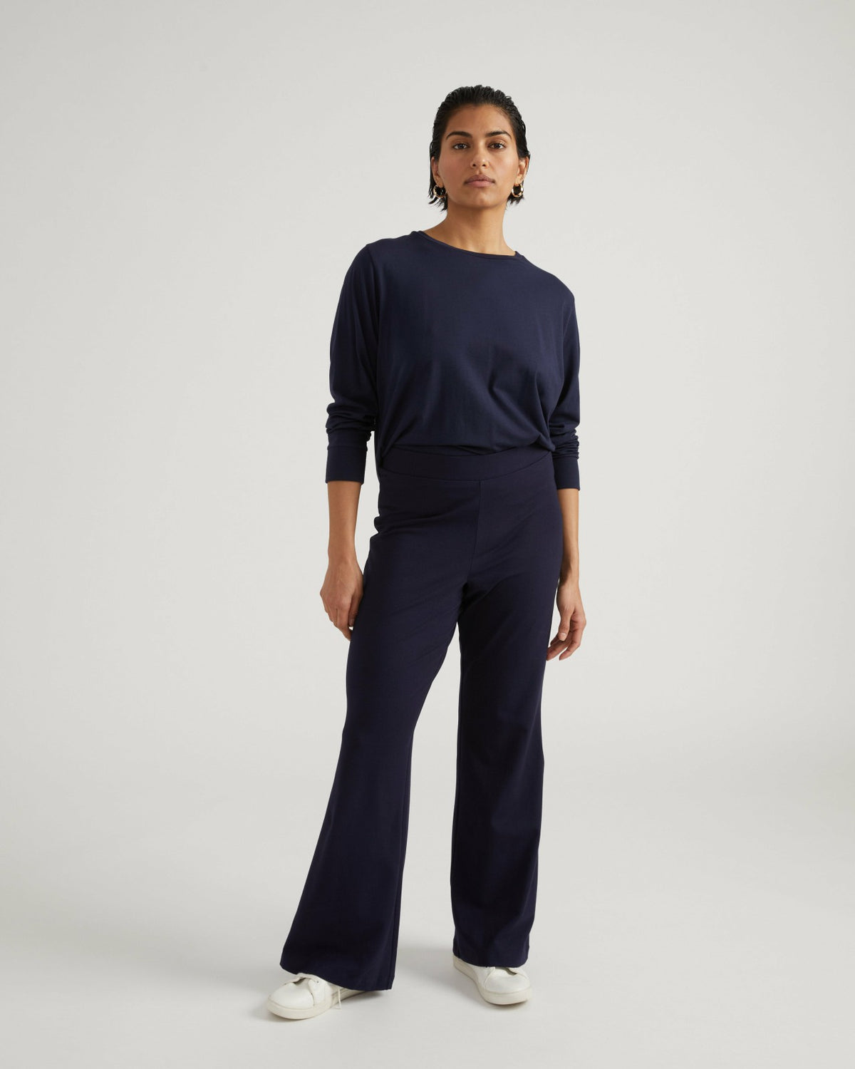 Roya Bootcut Legging - Midnight | Universal Standard