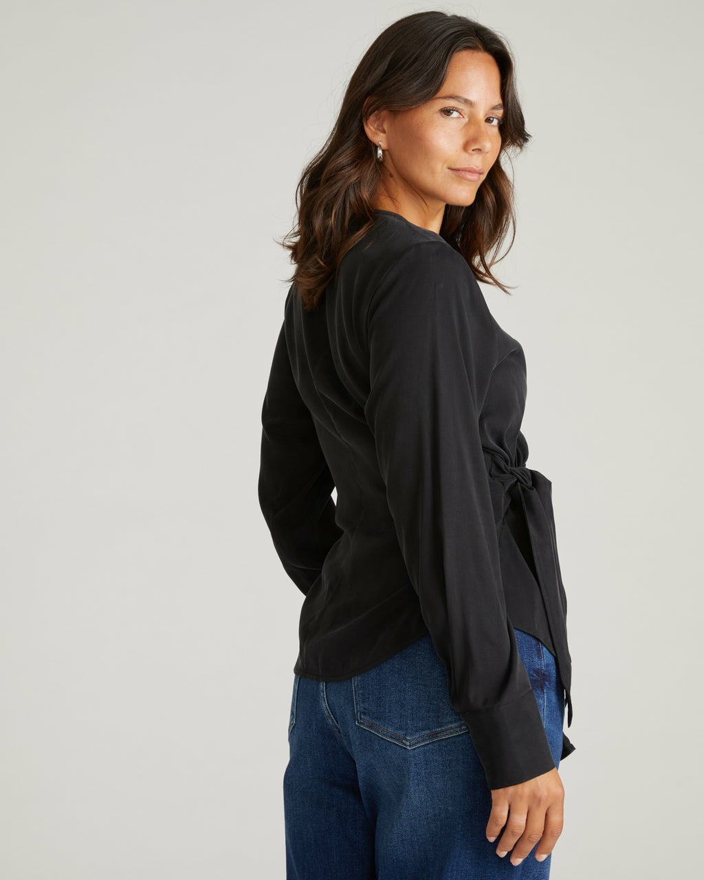 Beacon Stretch Cupro Wrap Shirt - Black | Universal Standard