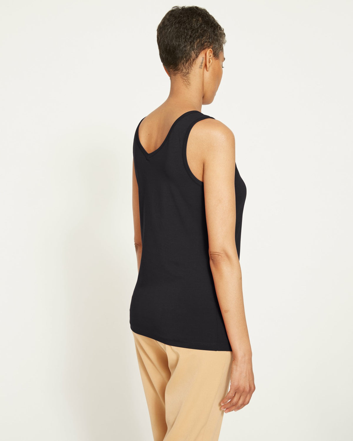 Double V Tank - Black | Universal Standard