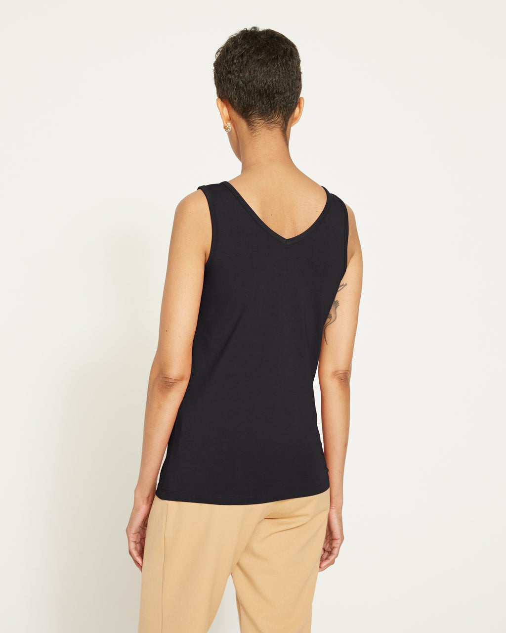 Double V Tank - Black | Universal Standard
