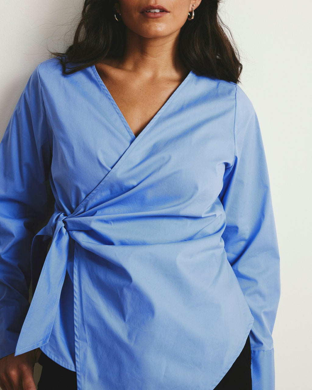 Beacon Stretch Poplin Wrap Shirt - Soft Blue | Universal Standard