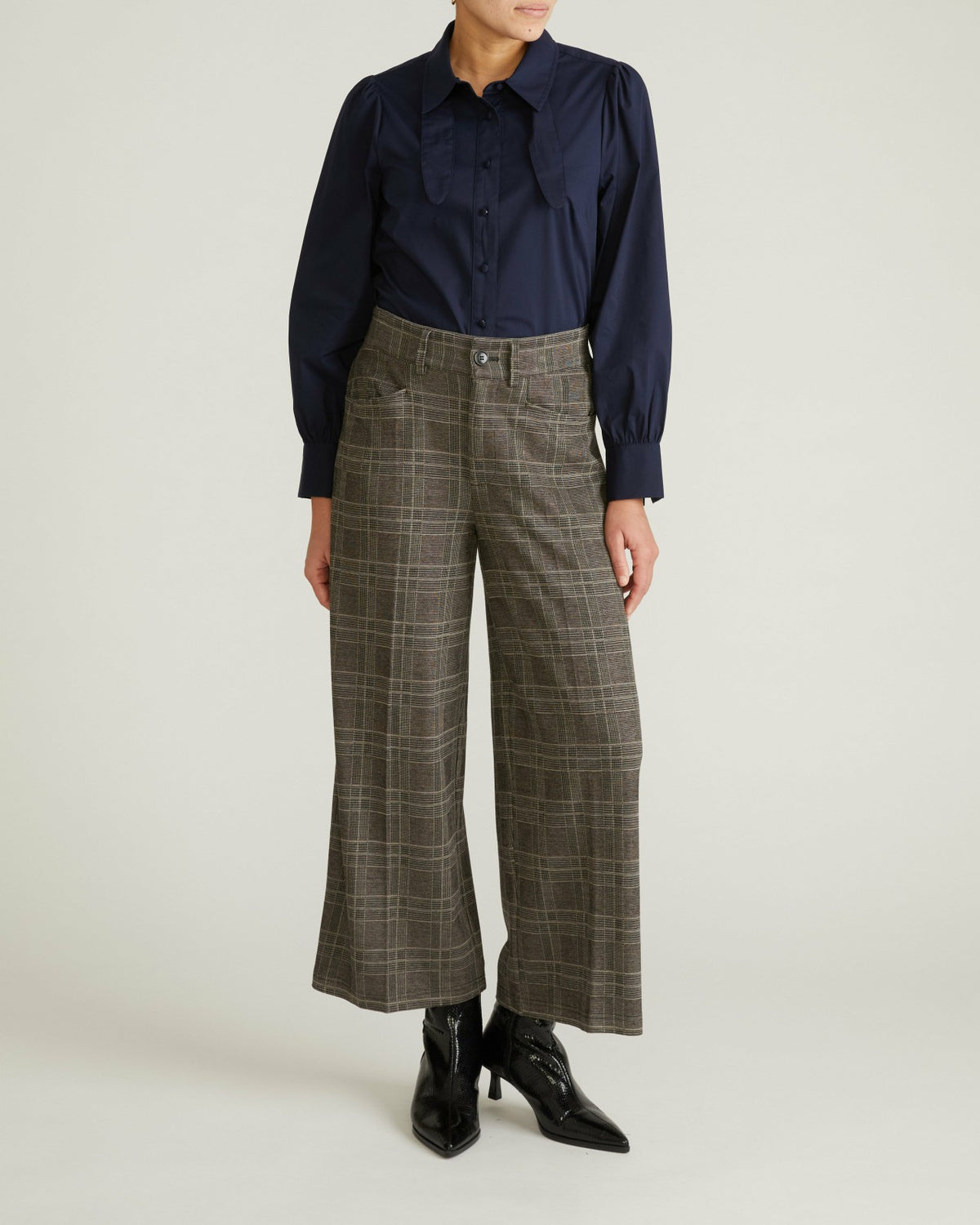 Janet Tie-Neck Cotton Poplin Shirt - Navy | Universal Standard