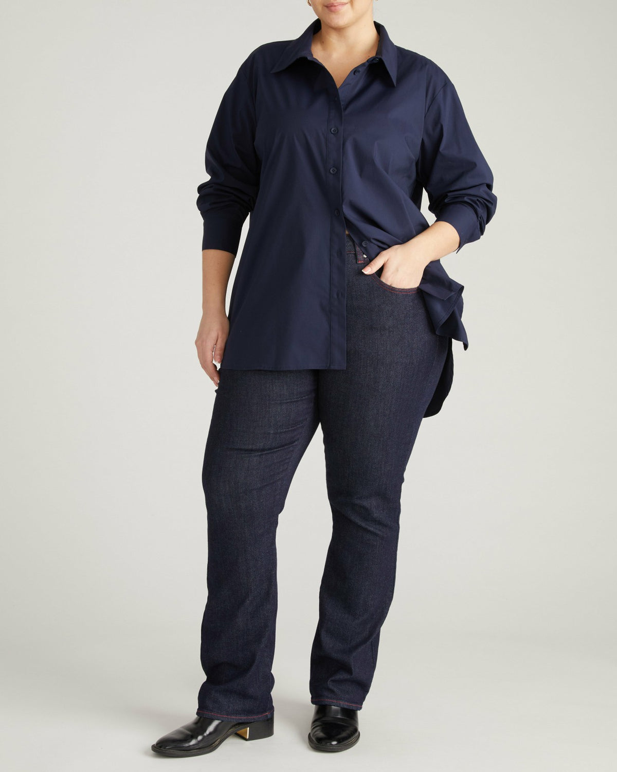 The Artist Poplin Shirt - Navy | Universal Standard