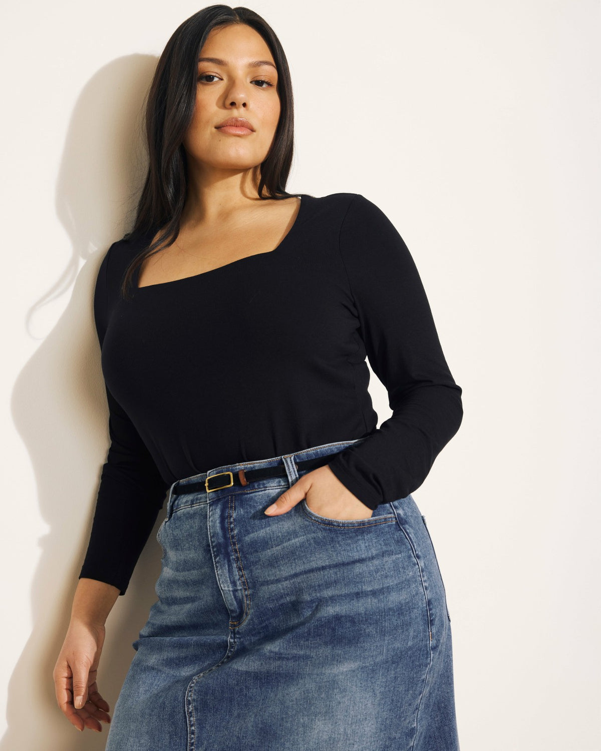 Agatha Liquid Jersey Top - Black | Universal Standard