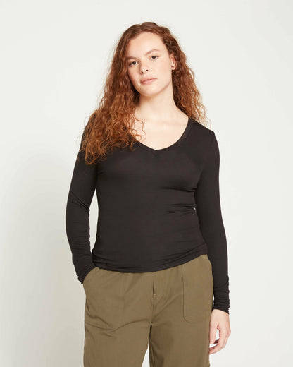 Cloud Rib Long Sleeve V-Neck Tee - Black | Universal Standard