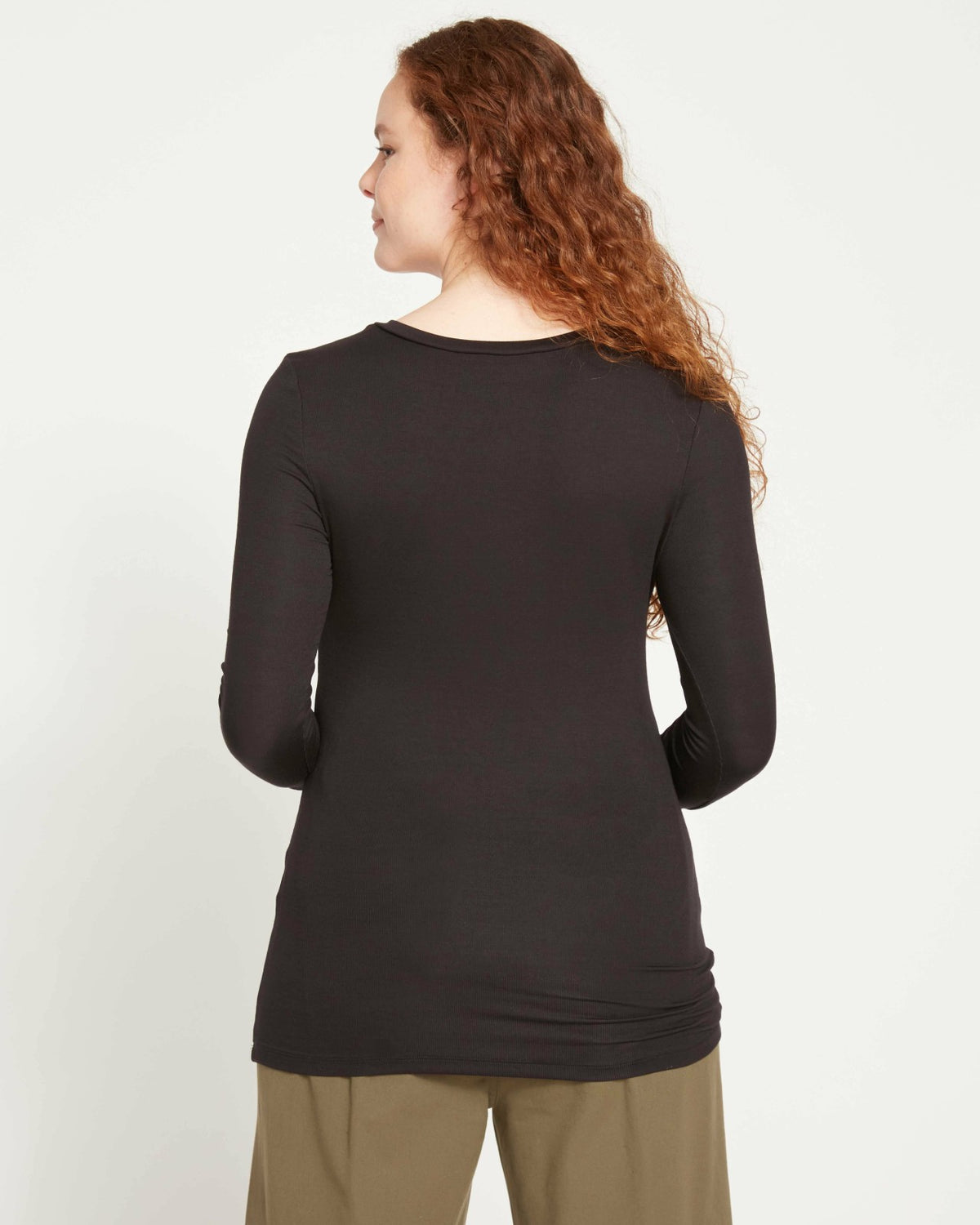 Cloud Rib Long Sleeve V-Neck Tee - Black | Universal Standard
