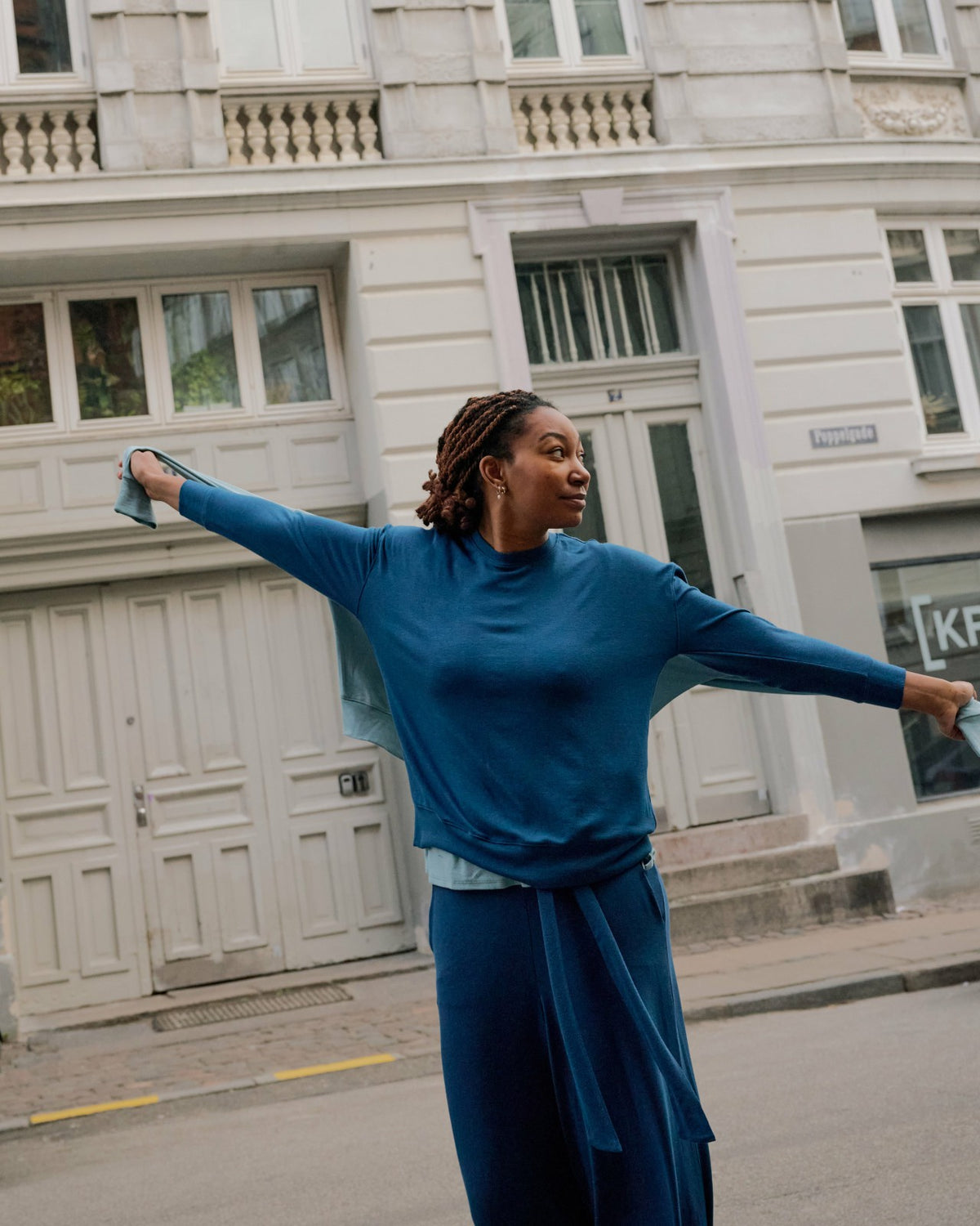 TravelKnit Sweatshirt - Blue Teal | Universal Standard
