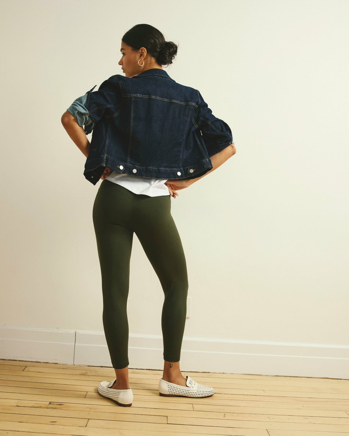 Roya Cropped Leggings 23 Inch - Nori | Universal Standard
