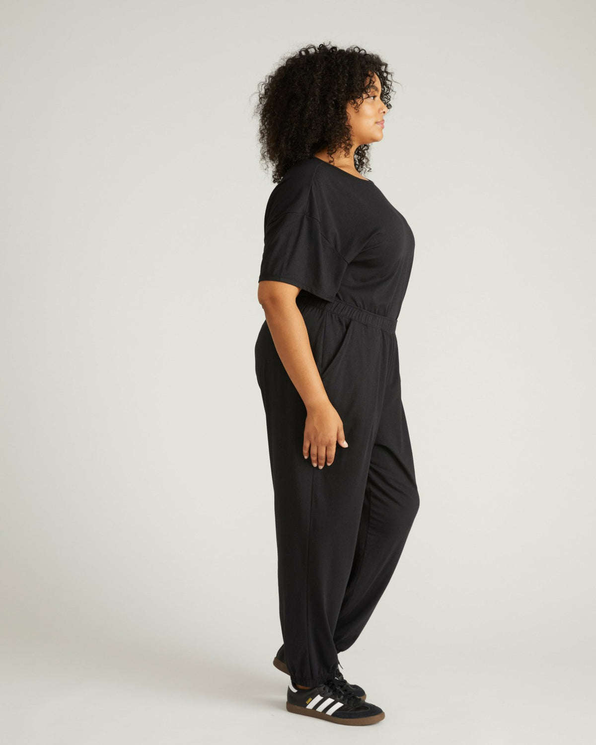 Wendy Lounge Jogger - Black | Universal Standard