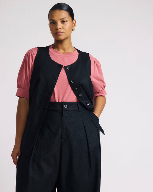 Tamsin Stretch Linen Blend Vest - Black | Universal Standard