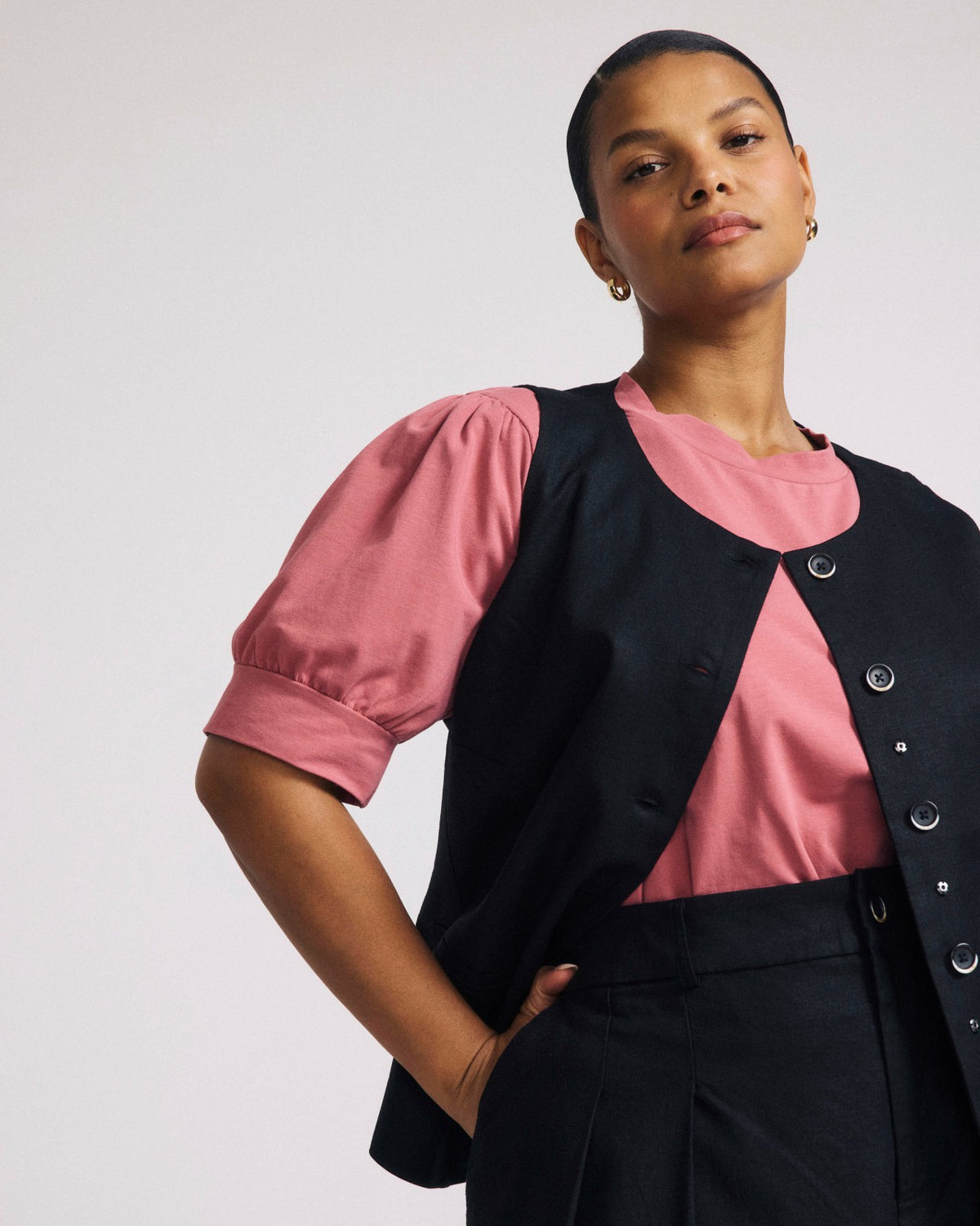 Tamsin Stretch Linen Blend Vest - Black | Universal Standard
