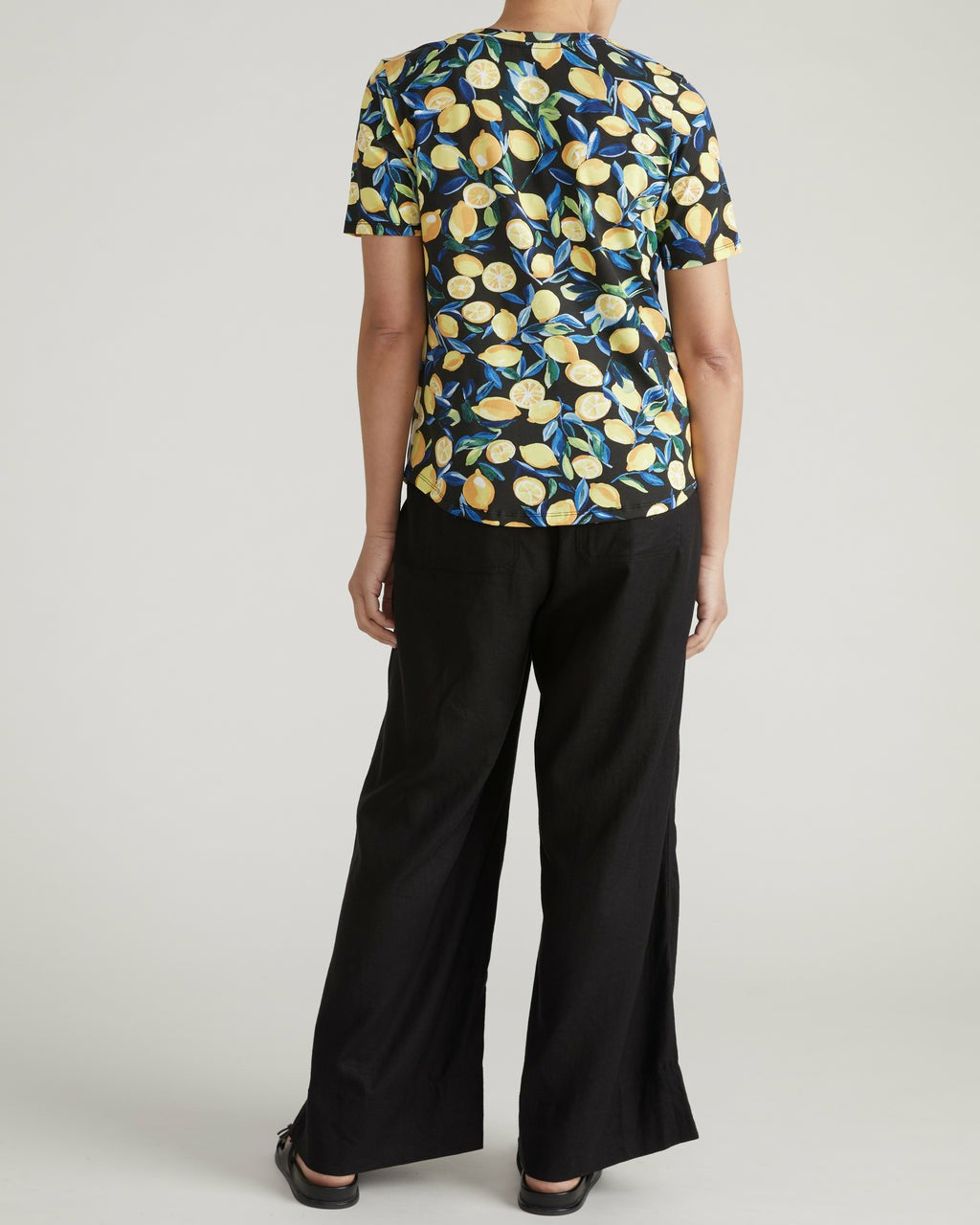 V Rex - Black Limoncello Print | Universal Standard