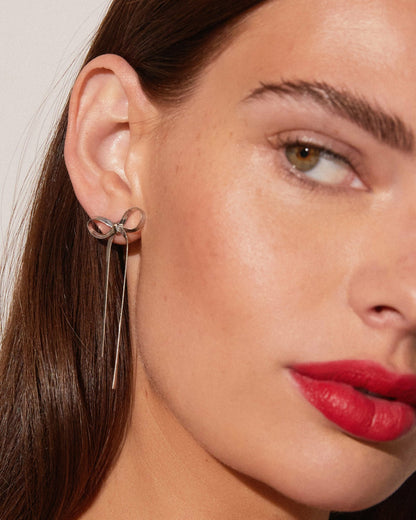 Aurate Herringbone Bow Earrings | Universal Standard