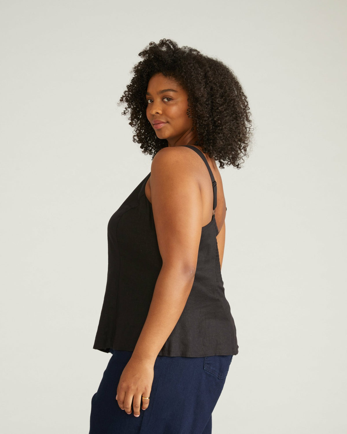 Kuki Sleeveless Linen Blend Top - Black | Universal Standard