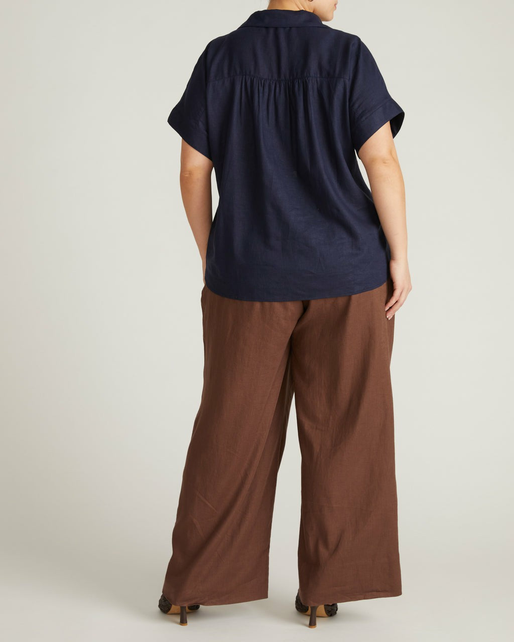 Sandy Short Sleeve Stretch Linen Blend Shirt - Navy | Universal Standard