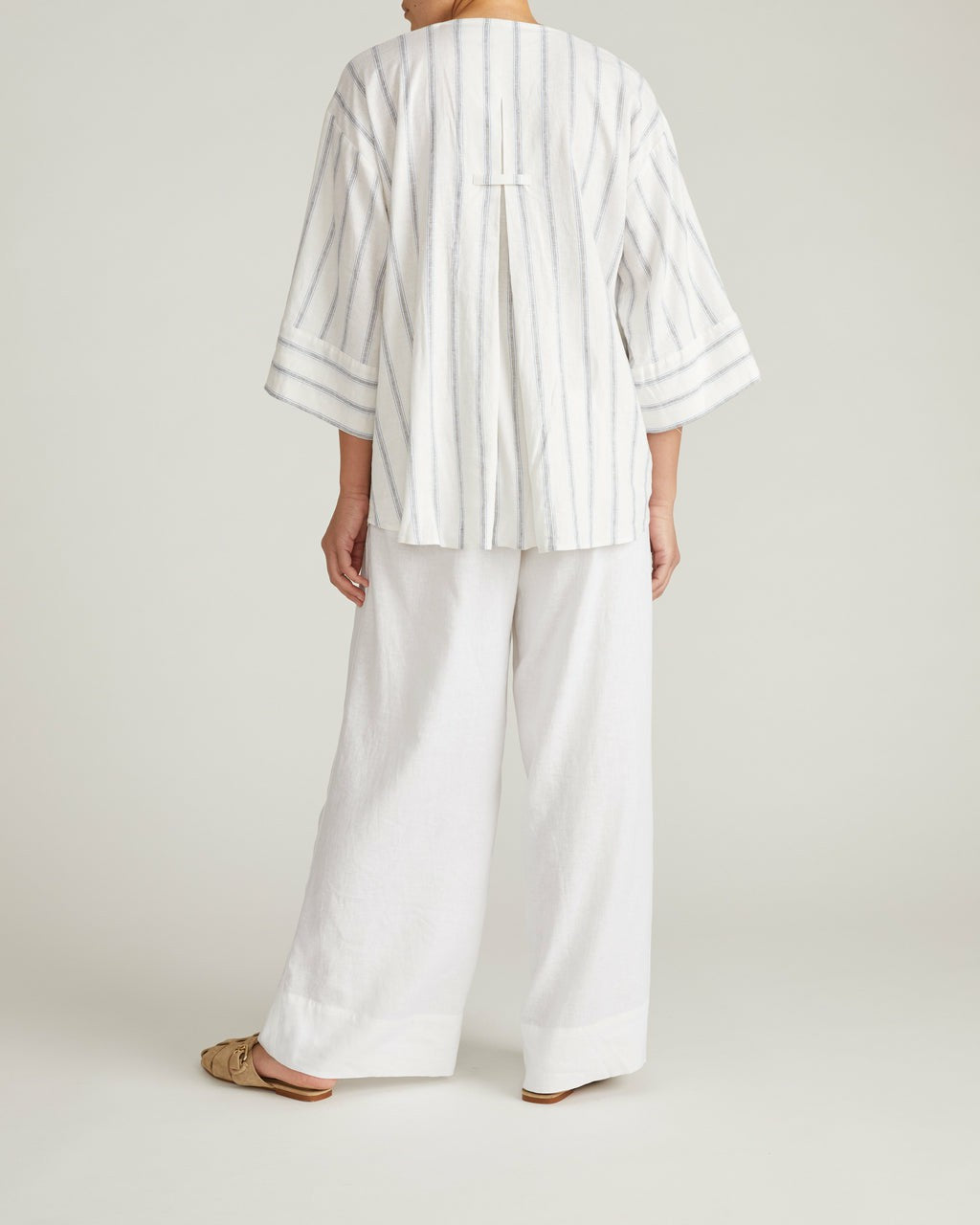 Elio V-Neck Linen Blend Top - Mayfair Stripe | Universal Standard