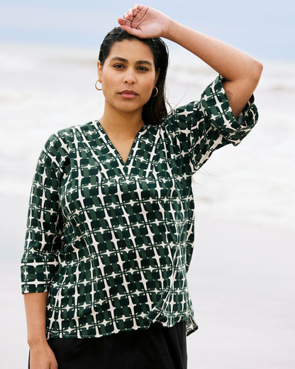 Elio V-Neck Linen Blend Top - Green Trellis Print | Universal Standard