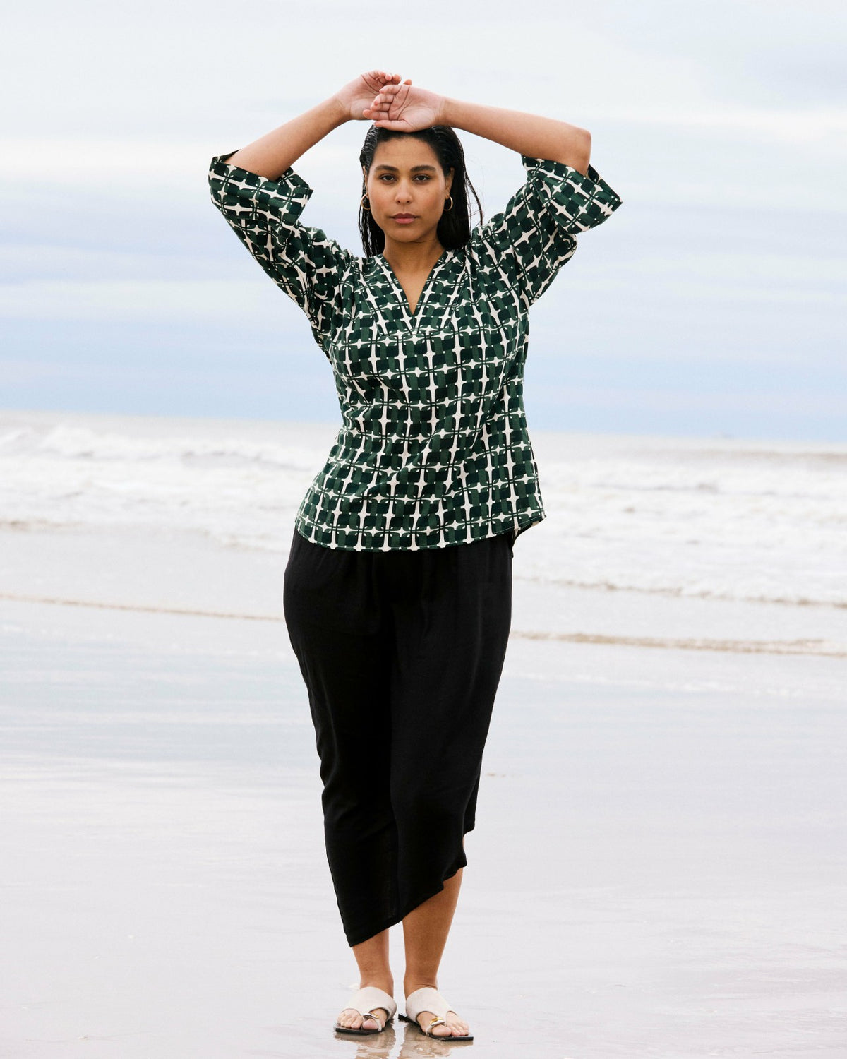 Elio V-Neck Linen Blend Top - Green Trellis Print | Universal Standard