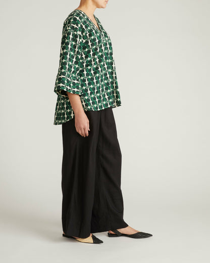 Elio V-Neck Linen Blend Top - Green Trellis Print | Universal Standard