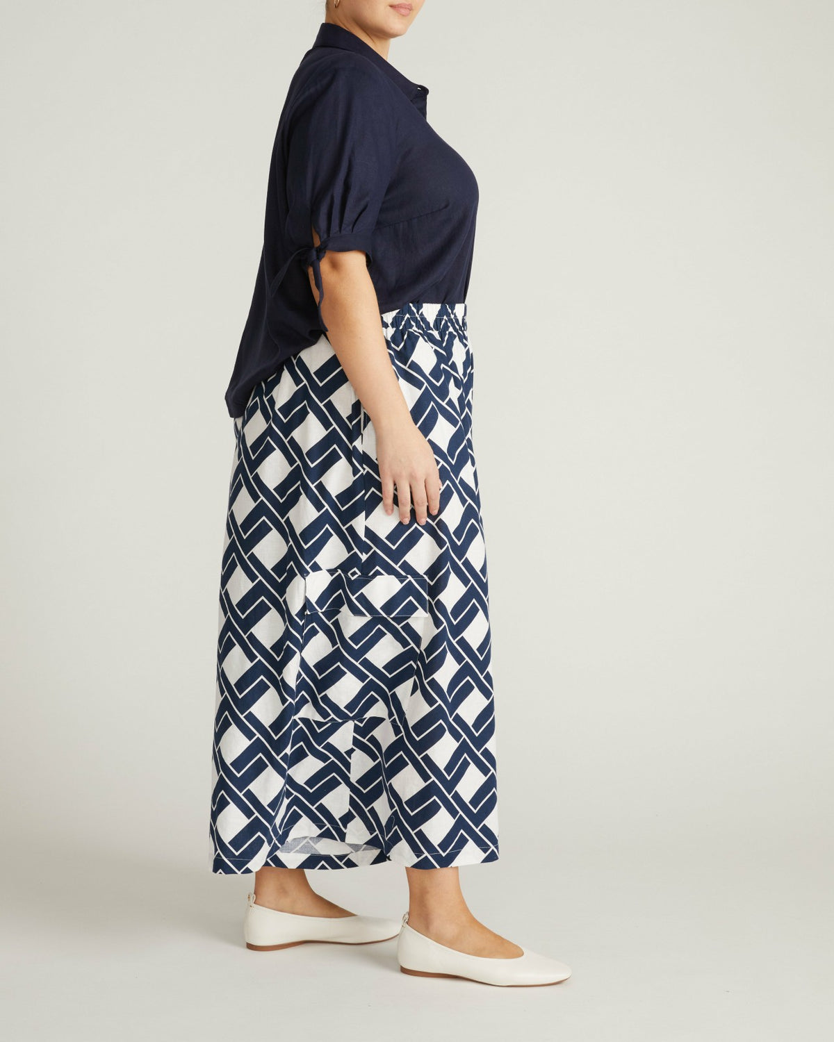 Luisa Short Sleeve Linen Blend Shirt - Navy | Universal Standard