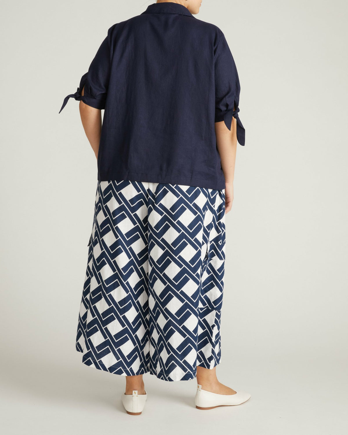 Luisa Short Sleeve Linen Blend Shirt - Navy | Universal Standard