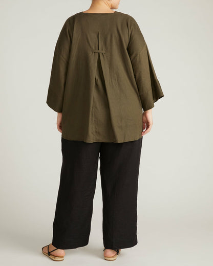 Elio V-Neck Linen Blend Top - Camo | Universal Standard