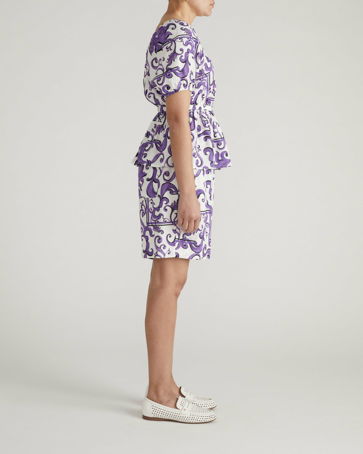 Andrea Peplum Linen Blend Top - Purple Majolica Print | Universal Standard