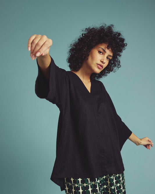 Elio V-Neck Linen Blend Top - Black | Universal Standard