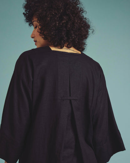Elio V-Neck Linen Blend Top - Black | Universal Standard