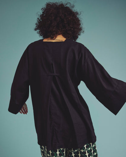 Elio V-Neck Linen Blend Top - Black | Universal Standard