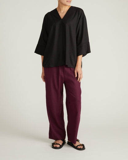 Elio V-Neck Linen Blend Top - Black | Universal Standard