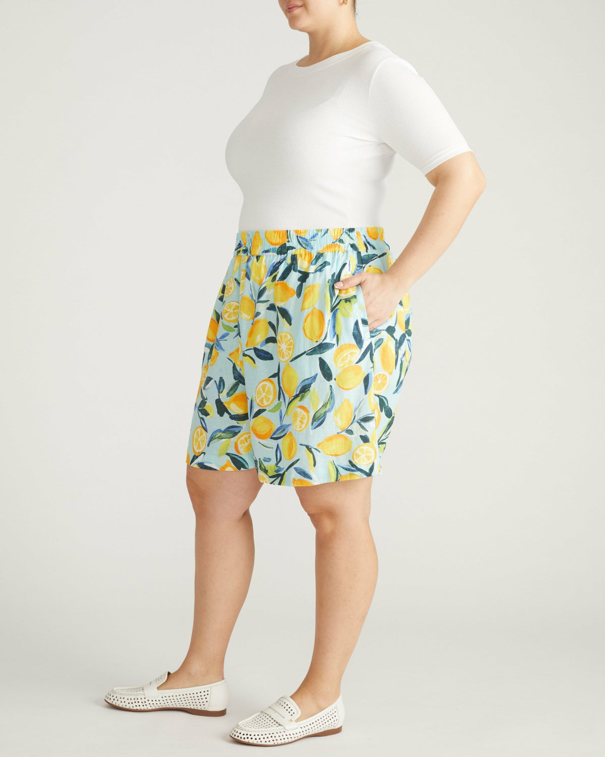 Juniper Linen Blend Easy Pull-On Shorts - Limoncello Print | Universal Standard