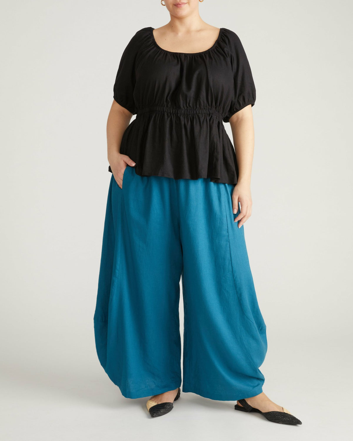 Cosma Barrel Leg Linen Blend Pants - Ink Blue | Universal Standard
